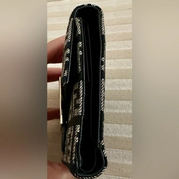 Fendi Zucchino Monogram bi-fold Wallet - Picture 9 of 12